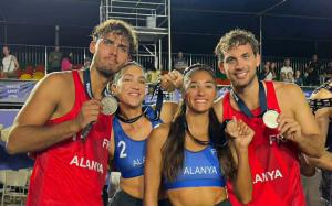 (Miniature) Superbe journée pour le beach-volley français !